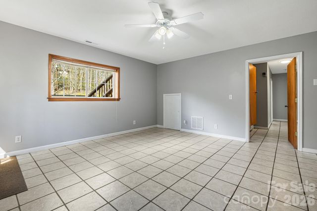 289 Riverview Church Road, Asheville, NC 28806