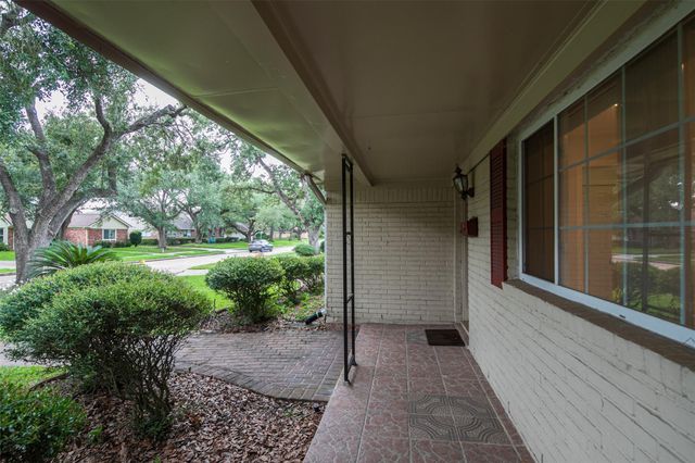 5215 Cheena Drive, Houston, TX 77096