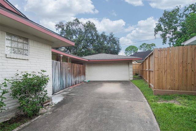 5215 Cheena Drive, Houston, TX 77096