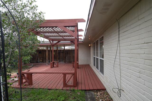 5215 Cheena Drive, Houston, TX 77096