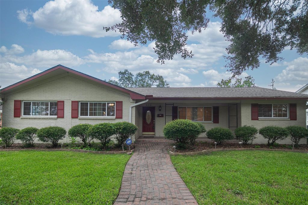5215 Cheena Drive, Houston, TX 77096
