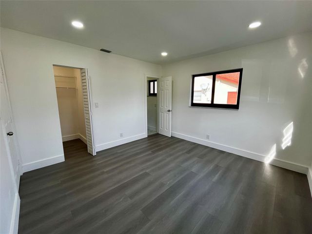 10901 NW 41st Dr, Coral Springs, FL 33065