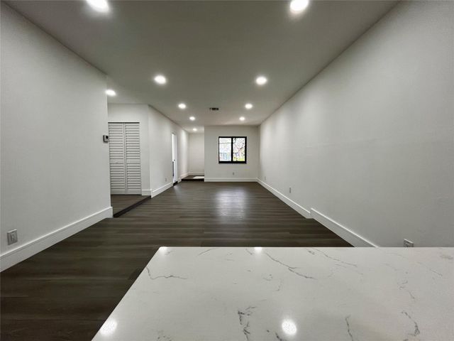 10901 NW 41st Dr, Coral Springs, FL 33065