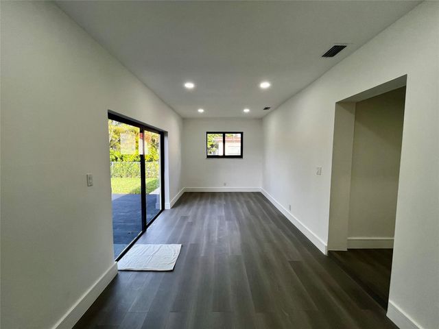 10901 NW 41st Dr, Coral Springs, FL 33065