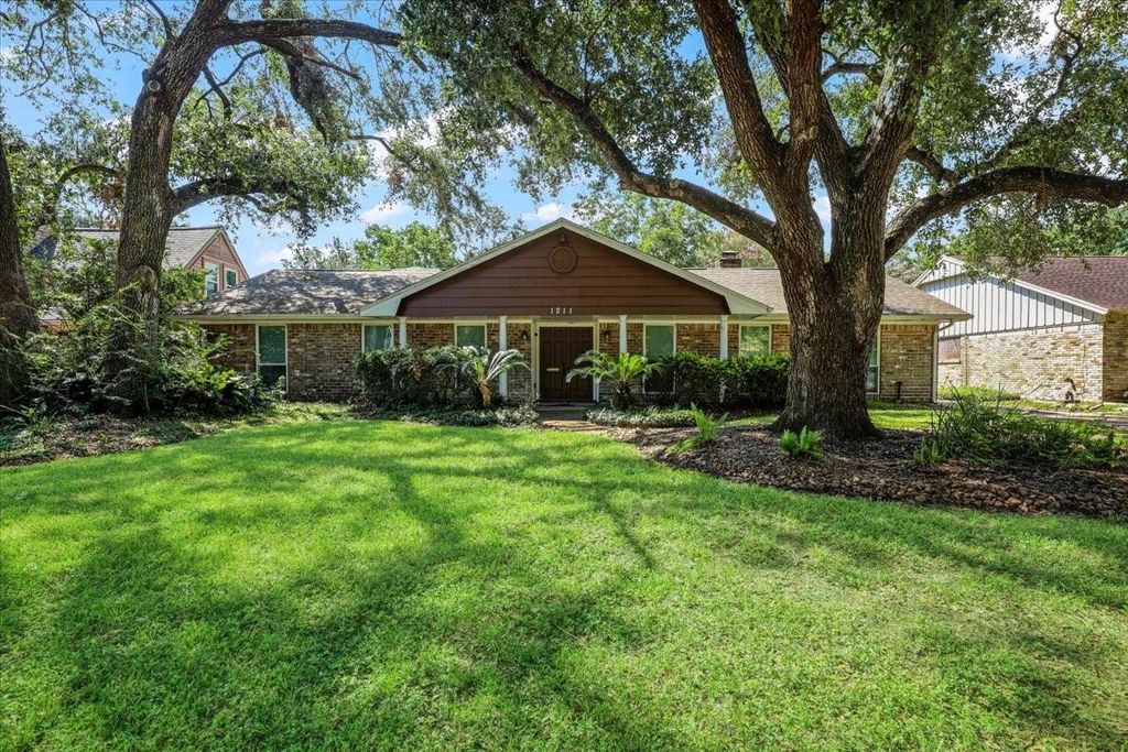 1211 Shorewood Drive, Seabrook, TX 77586