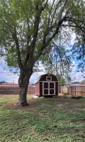 1101 Jefferson, Alice, TX 78332