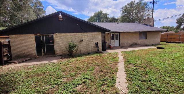 1101 Jefferson, Alice, TX 78332