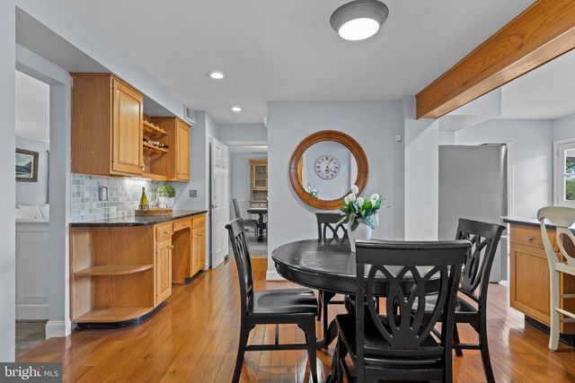 421 SAINT DAVIDS RD, Wayne, PA 19087