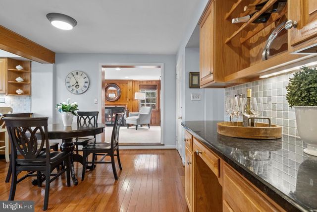 421 SAINT DAVIDS RD, Wayne, PA 19087