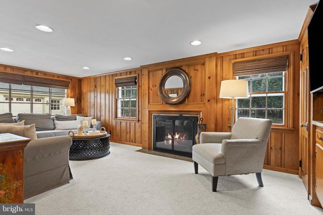 421 SAINT DAVIDS RD, Wayne, PA 19087