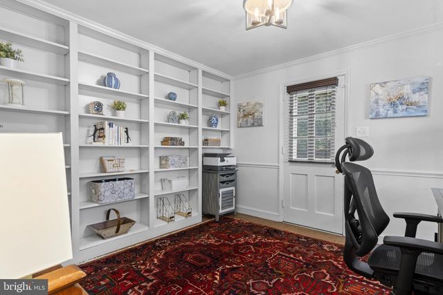 421 SAINT DAVIDS RD, Wayne, PA 19087