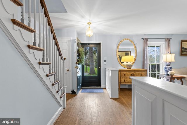 421 SAINT DAVIDS RD, Wayne, PA 19087