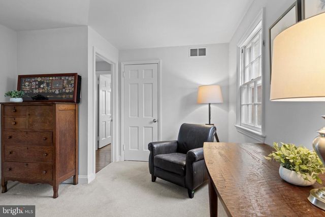 421 SAINT DAVIDS RD, Wayne, PA 19087