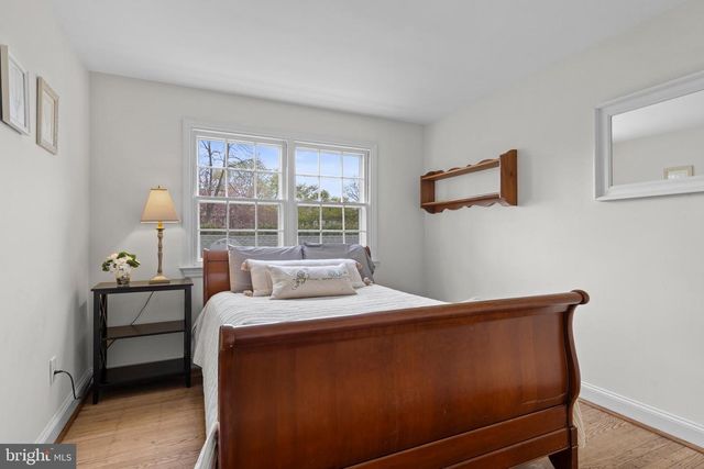 421 SAINT DAVIDS RD, Wayne, PA 19087