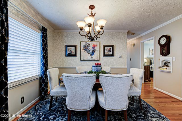 10003 Silverwood Ln, Louisville, KY 40272