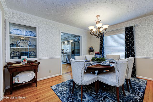 10003 Silverwood Ln, Louisville, KY 40272