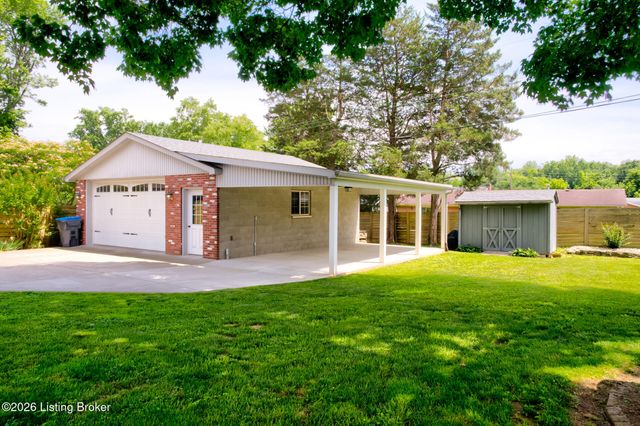 10003 Silverwood Ln, Louisville, KY 40272