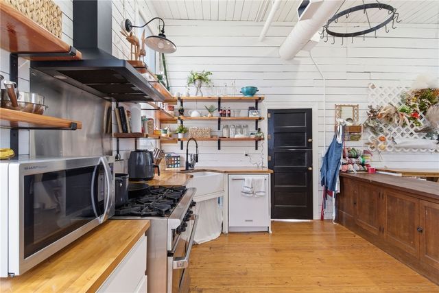 9 Locust Avenue, Farmington, AR 72730