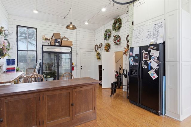 9 Locust Avenue, Farmington, AR 72730