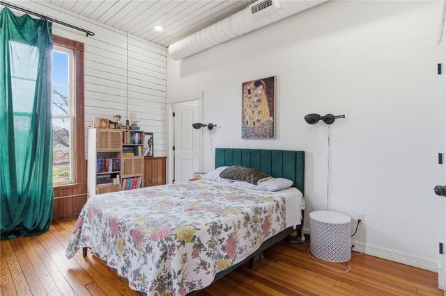 9 Locust Avenue, Farmington, AR 72730