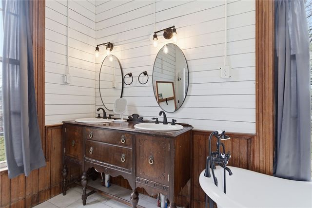 9 Locust Avenue, Farmington, AR 72730