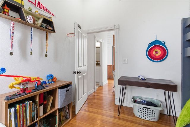 9 Locust Avenue, Farmington, AR 72730