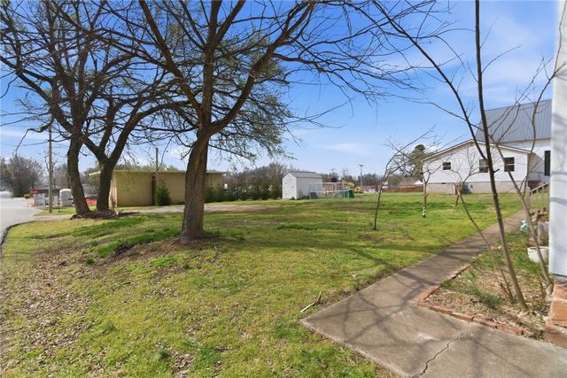 9 Locust Avenue, Farmington, AR 72730