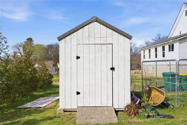 9 Locust Avenue, Farmington, AR 72730