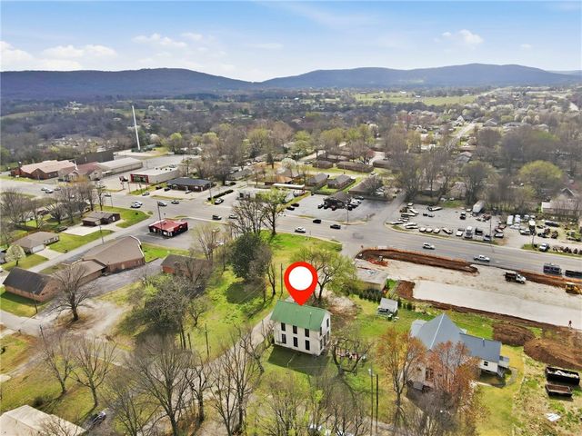 9 Locust Avenue, Farmington, AR 72730