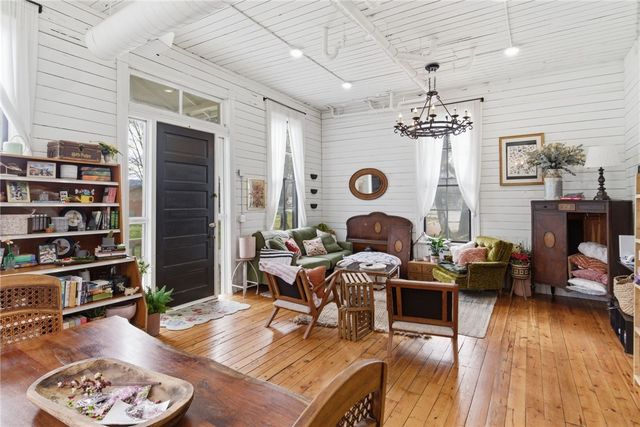 9 Locust Avenue, Farmington, AR 72730