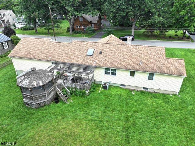16 Lloyd Ave, Branchville Boro, NJ 07826
