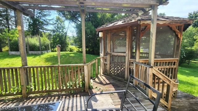 16 Lloyd Ave, Branchville Boro, NJ 07826