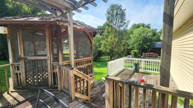 16 Lloyd Ave, Branchville Boro, NJ 07826