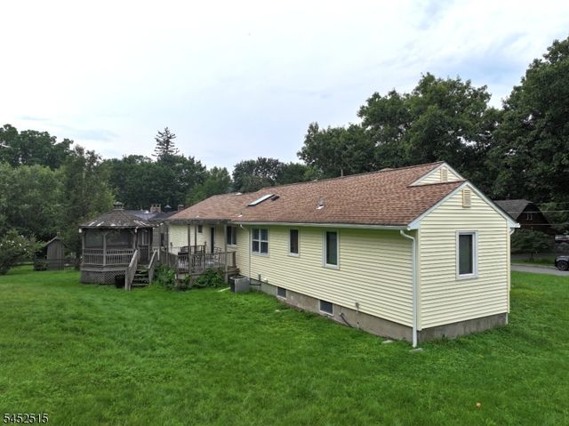 16 Lloyd Ave, Branchville Boro, NJ 07826