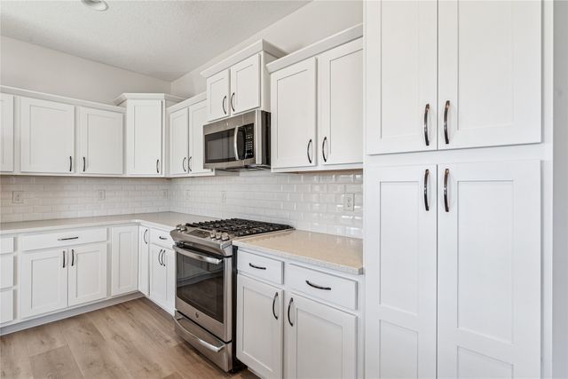 2001 NW Reinhart Drive, Ankeny, IA 50023