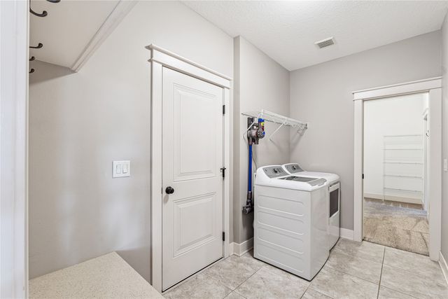 2001 NW Reinhart Drive, Ankeny, IA 50023