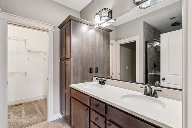 2001 NW Reinhart Drive, Ankeny, IA 50023