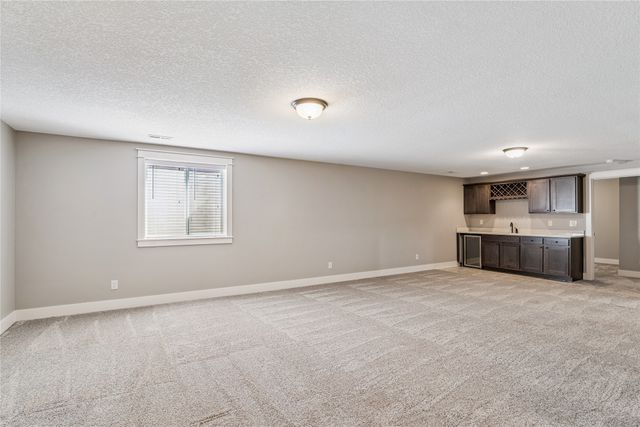 2001 NW Reinhart Drive, Ankeny, IA 50023