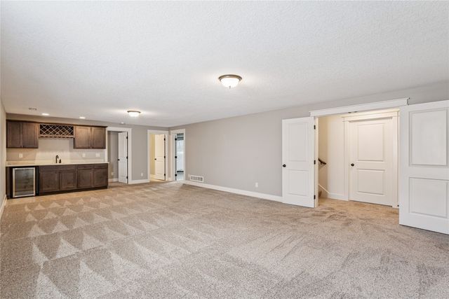 2001 NW Reinhart Drive, Ankeny, IA 50023