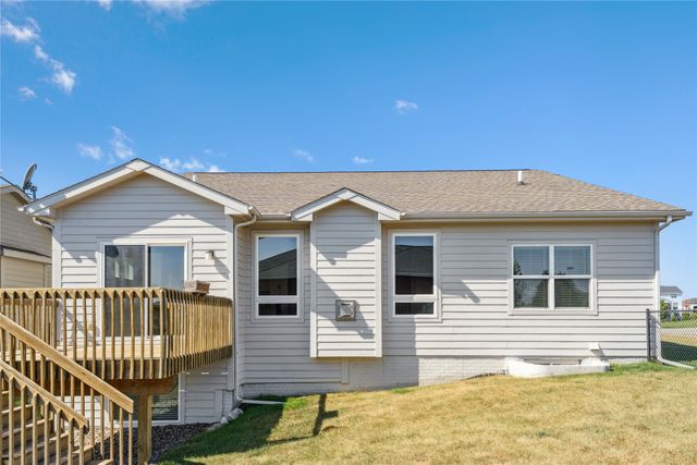 2001 NW Reinhart Drive, Ankeny, IA 50023