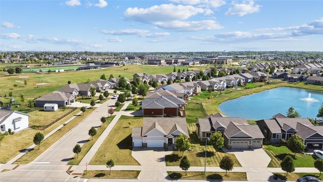 2001 NW Reinhart Drive, Ankeny, IA 50023