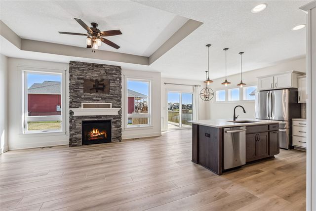 2001 NW Reinhart Drive, Ankeny, IA 50023