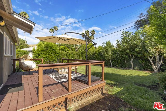 22041 Providencia Street, Woodland Hills (los Angeles), CA 91364