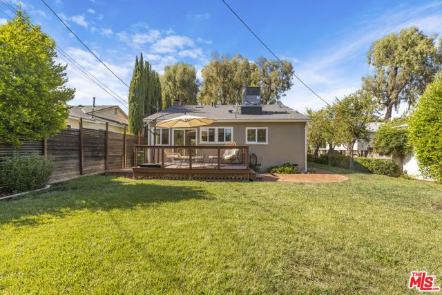 22041 Providencia Street, Woodland Hills (los Angeles), CA 91364
