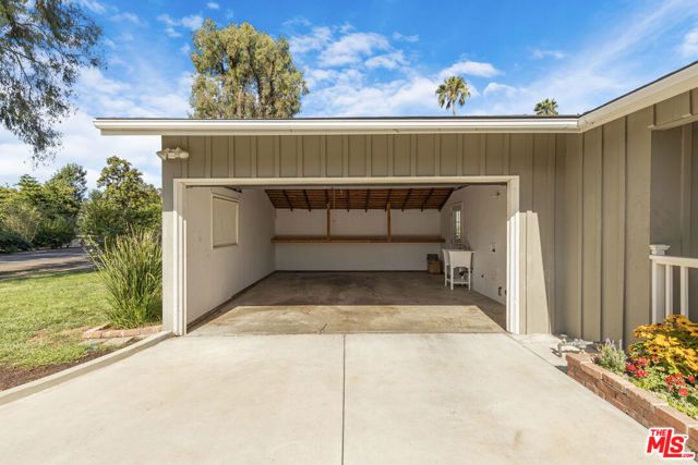 22041 Providencia Street, Woodland Hills (los Angeles), CA 91364