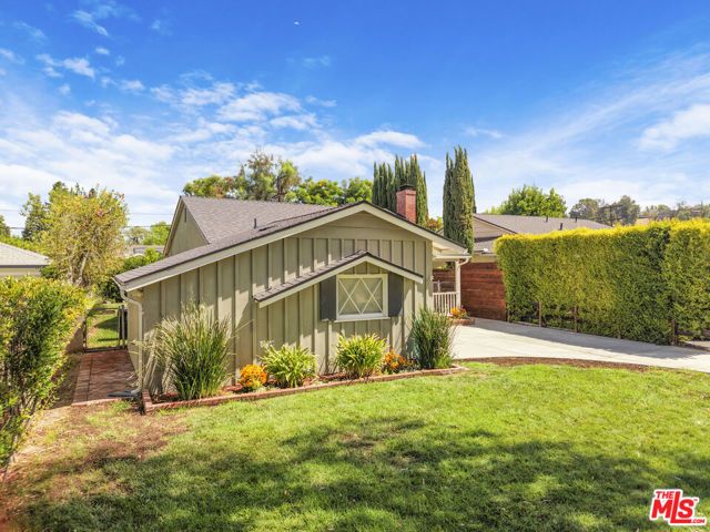 22041 Providencia Street, Woodland Hills (los Angeles), CA 91364