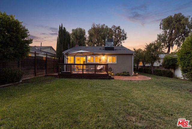 22041 Providencia Street, Woodland Hills (los Angeles), CA 91364