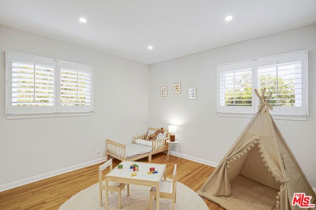 22041 Providencia Street, Woodland Hills (los Angeles), CA 91364