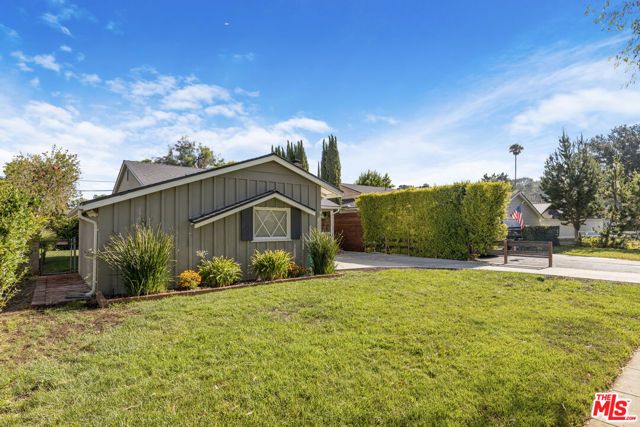 22041 Providencia Street, Woodland Hills (los Angeles), CA 91364