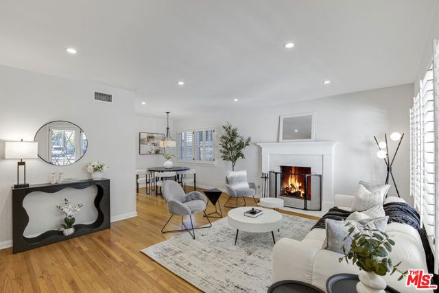 22041 Providencia Street, Woodland Hills (los Angeles), CA 91364